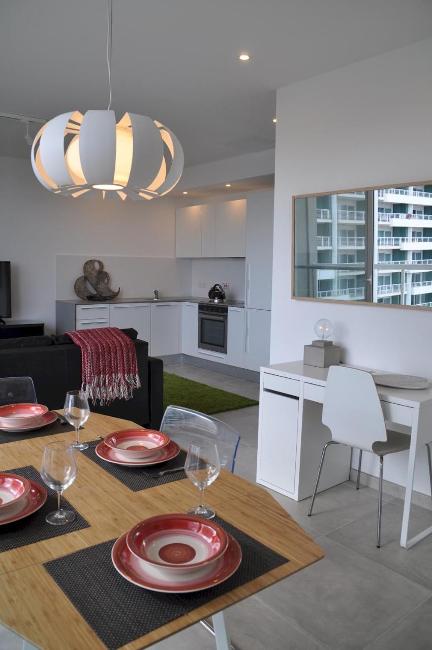 Modern Seaview Apartment In A Prime Location Sliema Eksteriør bilde
