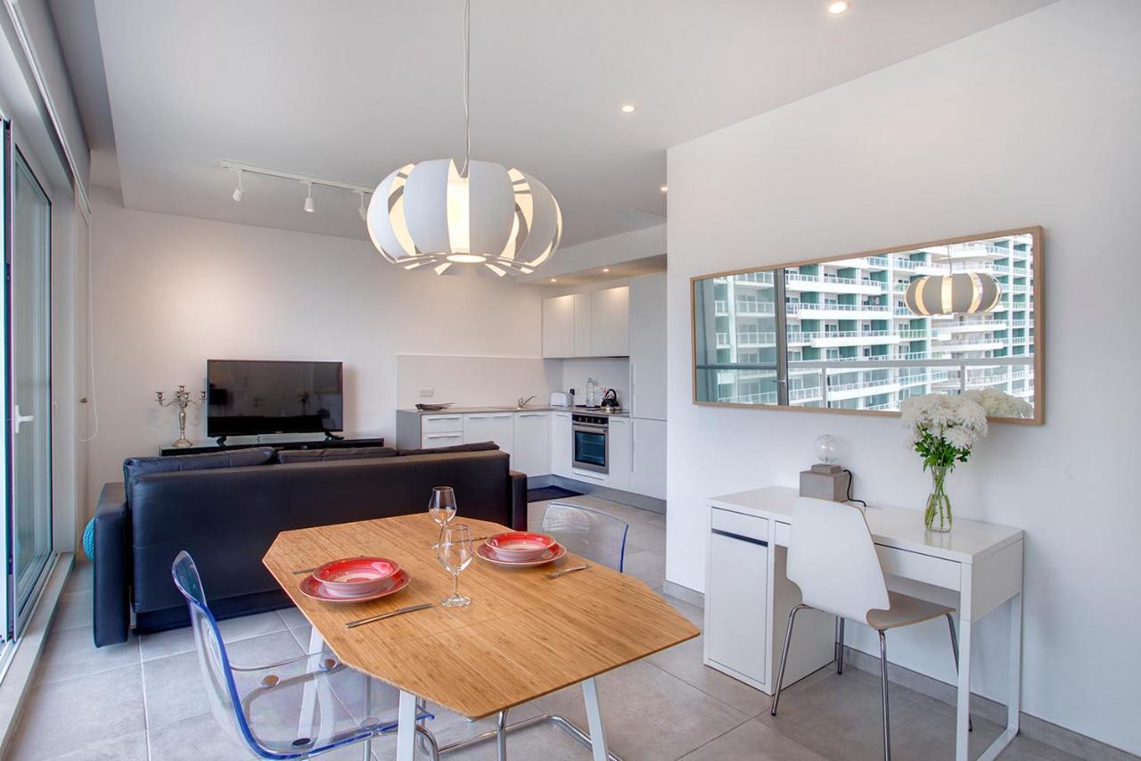 Modern Seaview Apartment In A Prime Location Sliema Eksteriør bilde